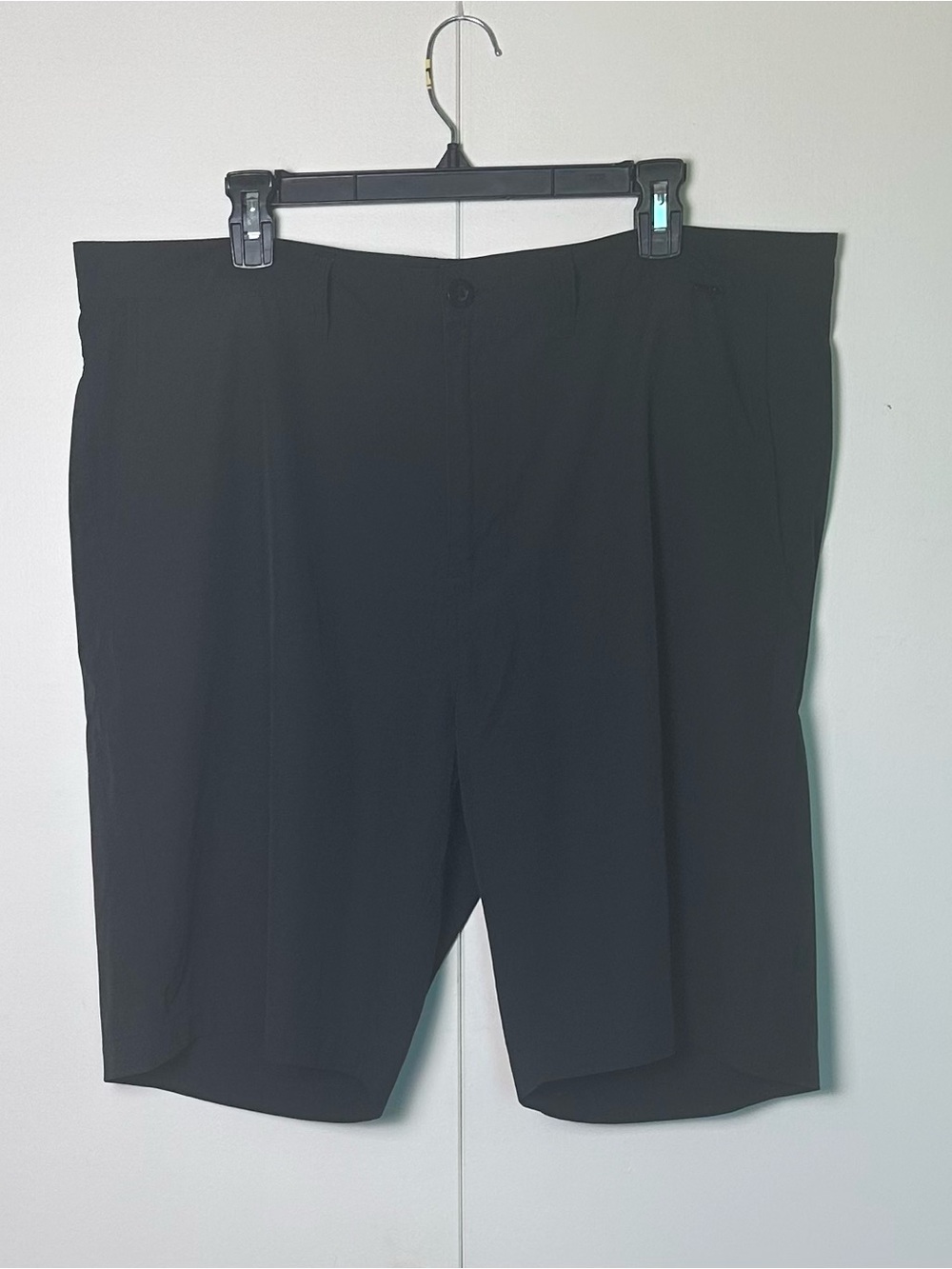 Travis Mathew Beck Black Flat-Front Performance Shorts - 40